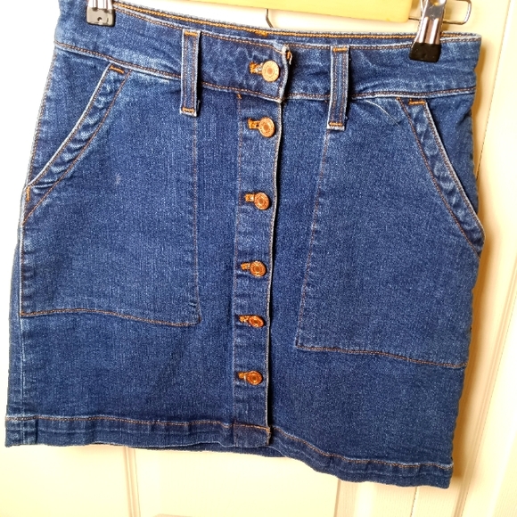 J Crew Mercantile Skirt Size 00 Button Front Almost to Knee (16") mini denim - Picture 4 of 6